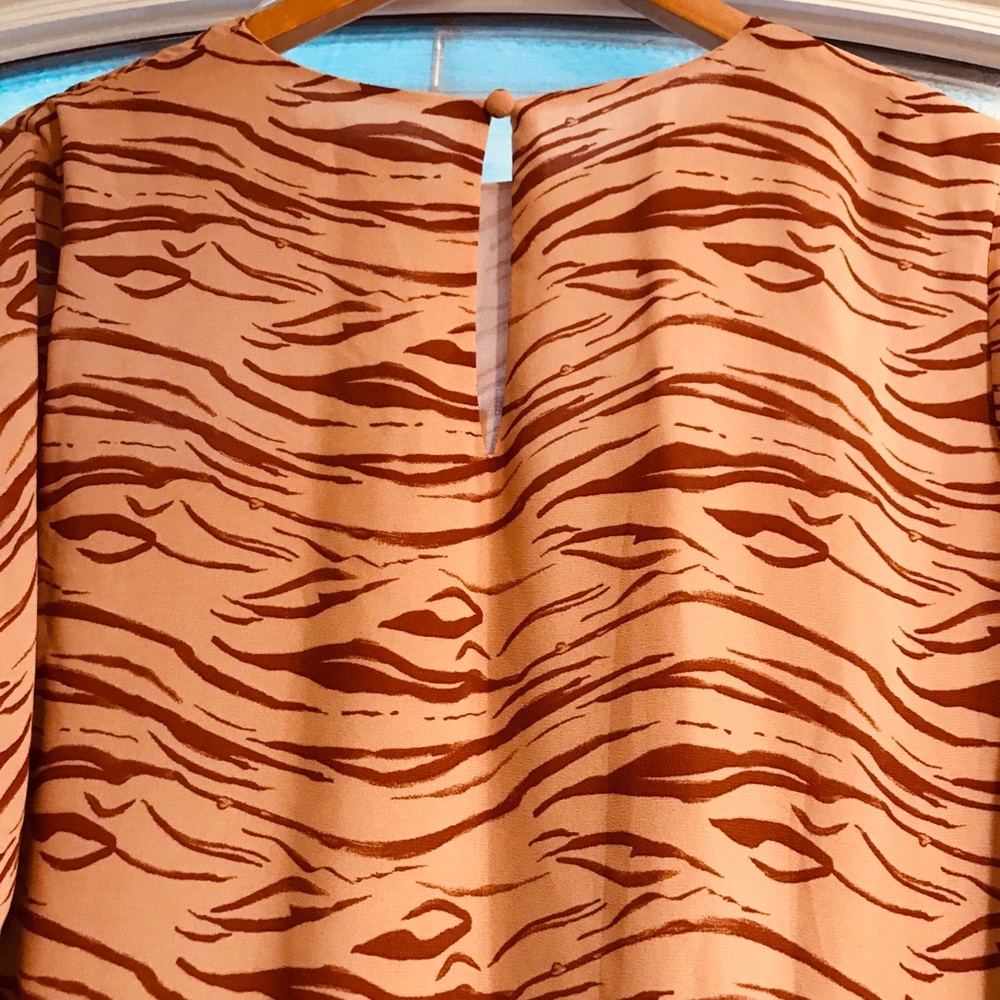 Dress - Picture 3 of 4